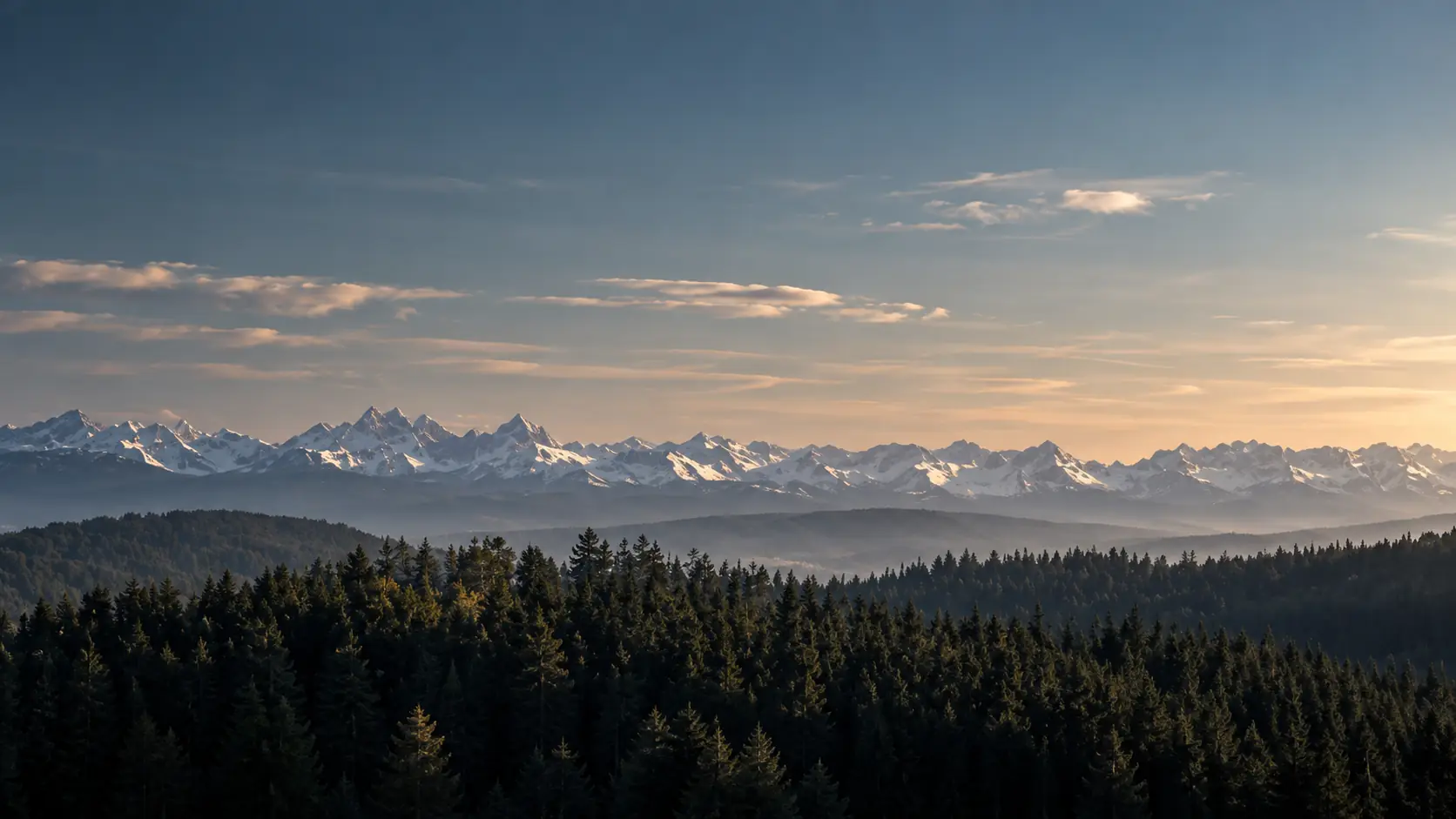 Alpines Panorama in klarer Luft
